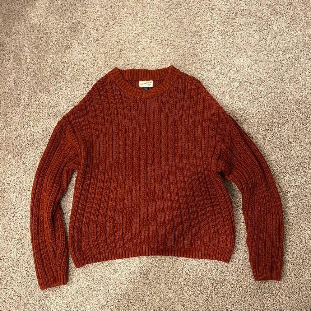 Universal Thred Sweater